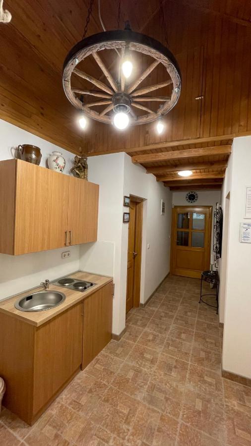 יהורינה Guest House Alpha Ski Camp מראה חיצוני תמונה